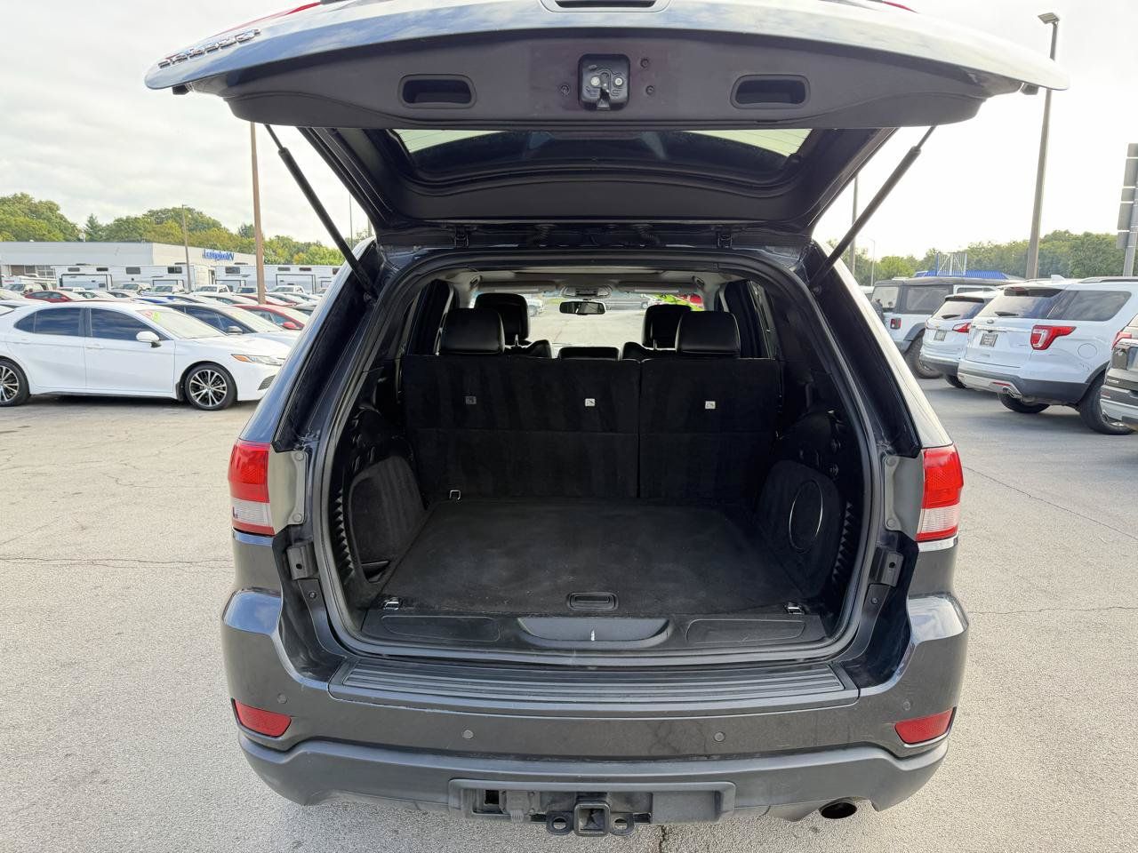 Used 2013 Jeep Grand Cherokee Laredo AWD/4WD image 11