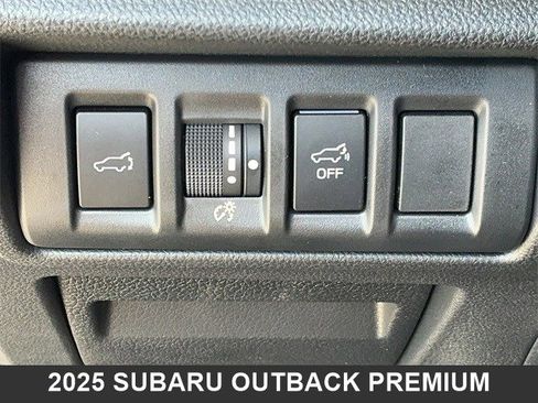 Used 2025 Subaru Outback Premium image 25