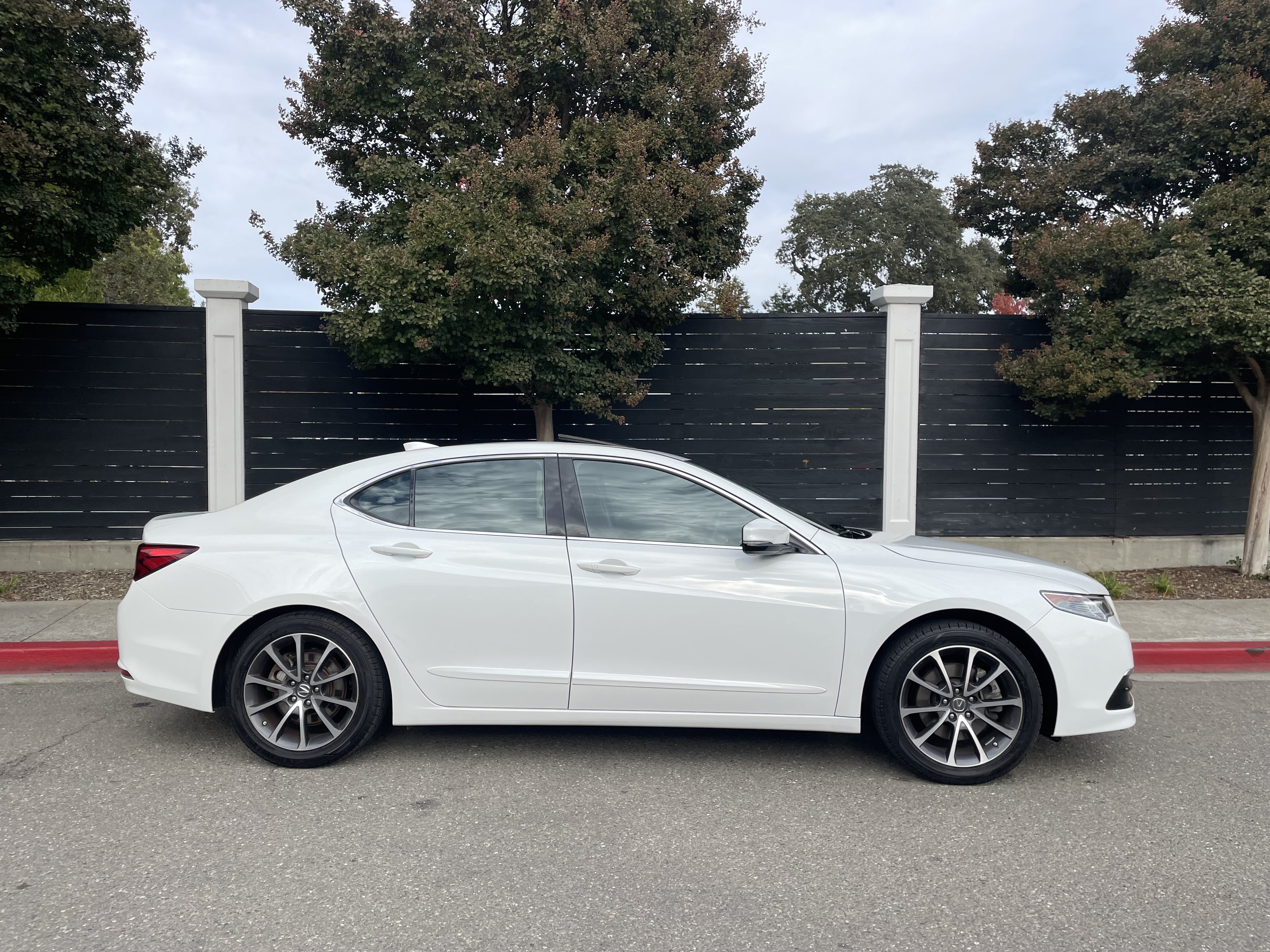 Used 2015 Acura TLX w/ Technology Package AWD/4WD image 7