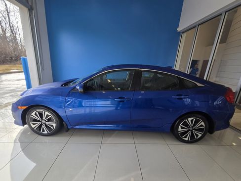 Certified 2017 Honda Civic EX-T image 4