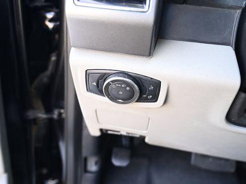 Used 2021 Ford F250 XLT w/ Camper Package image 24