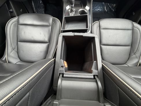 Used 2023 Chevrolet Traverse Premier image 28