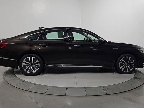 Used 2018 Honda Accord Touring image 6