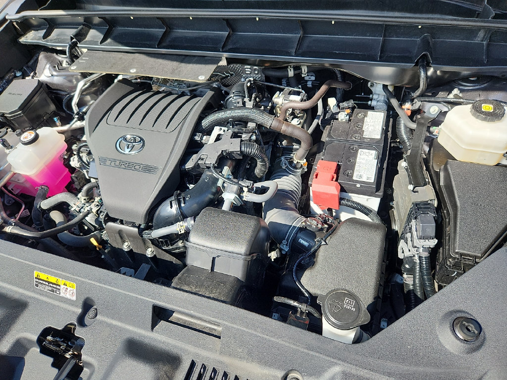 Certified 2025 Toyota Highlander XLE AWD/4WD image 31