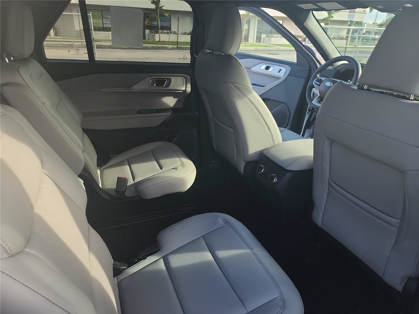 New 2027 Ford Explorer Active w/ Active Comfort Package RWD image 20