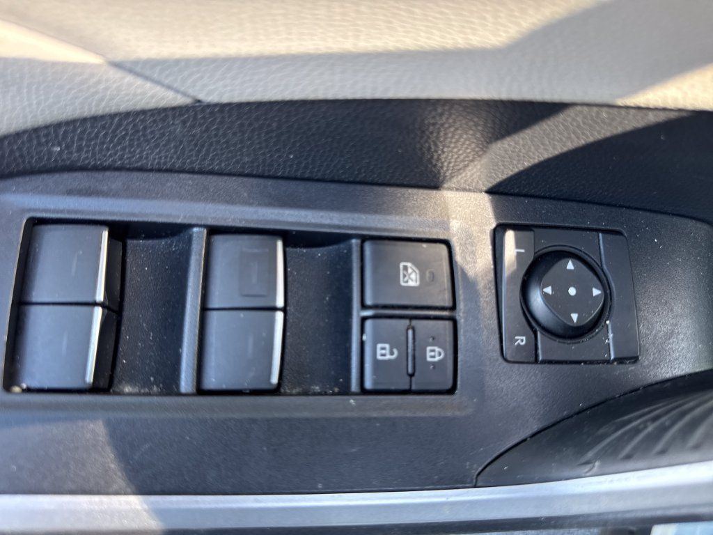 Used 2022 Toyota RAV4 XLE Premium AWD/4WD image 23