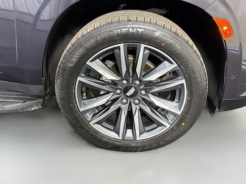 Used 2023 Cadillac Escalade Sport AWD/4WD image 32