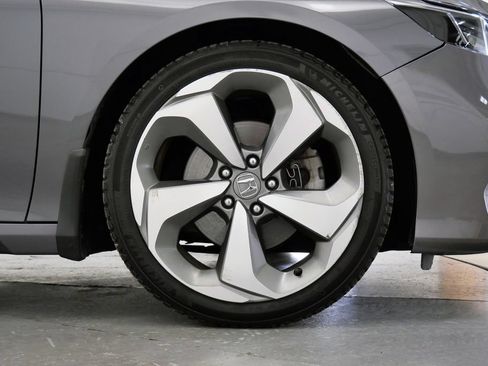 Used 2020 Honda Accord Touring image 36