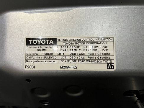 Used 2023 Toyota Corolla Cross LE image 43