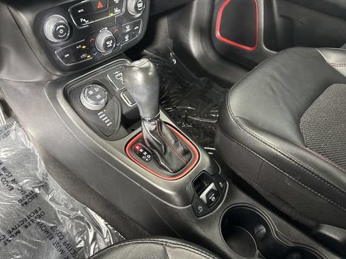 Used 2021 Jeep Compass Trailhawk AWD/4WD image 17