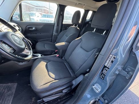 Used 2017 Jeep Renegade Latitude w/ Trailer Tow Group AWD/4WD image 16