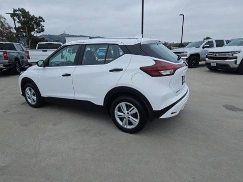 Used 2023 Nissan Kicks S FWD image 6