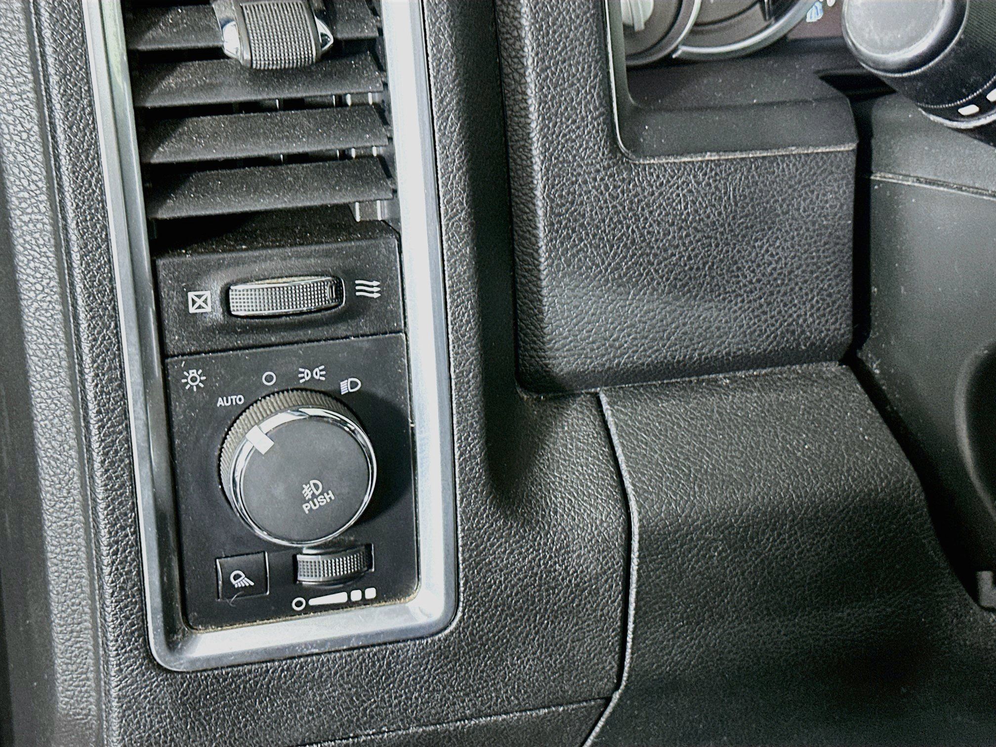 Used 2017 RAM 1500 Limited AWD/4WD image 17