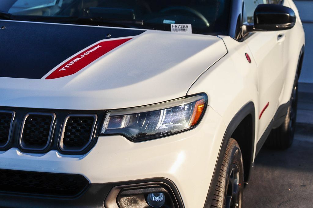 Used 2024 Jeep Compass Trailhawk AWD/4WD image 5