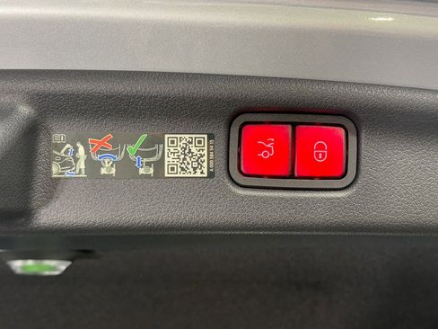 Used 2024 Mercedes-Benz C 63 AMG S image 34