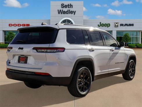 New 2025 Jeep Grand Cherokee L Altitude image 7