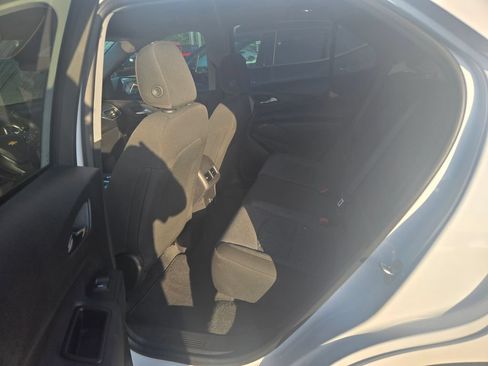 Used 2024 Chevrolet Equinox LS w/ LS Convenience Package FWD image 8