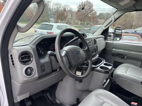 Used 2016 Ford E-350 and Econoline 350 Super Duty w/ Power Windows & Locks Group RWD image 13