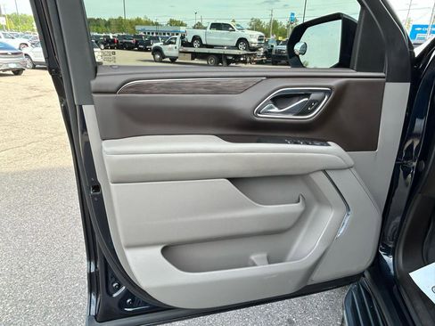 Used 2023 Chevrolet Tahoe LS AWD/4WD image 15
