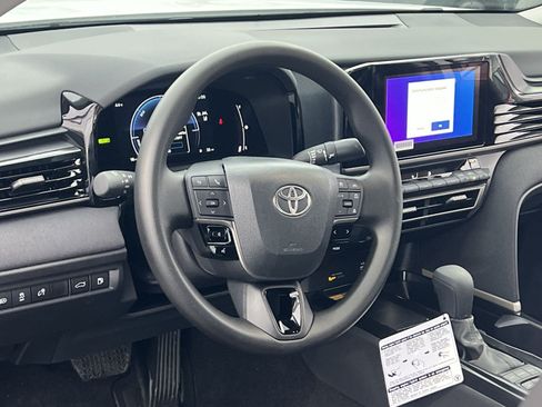 Used 2026 Toyota Camry LE FWD image 17
