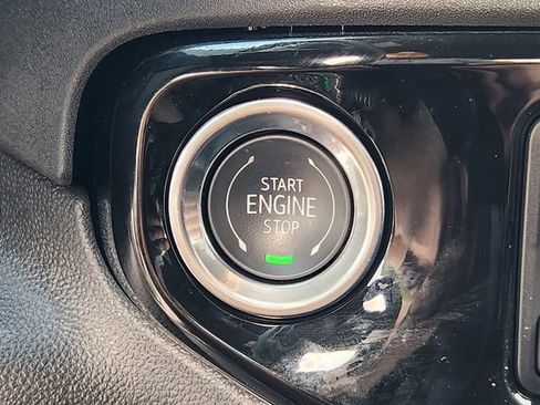 Used 2025 Chevrolet Silverado 1500 LT AWD/4WD image 20