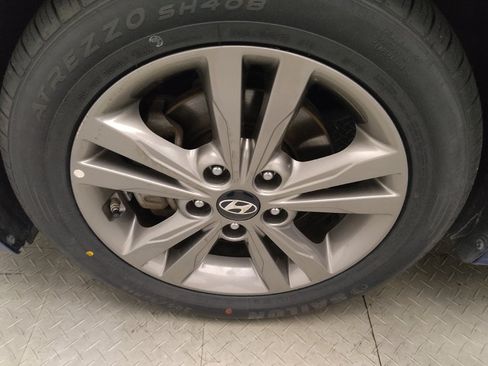 Used 2018 Hyundai Elantra SEL FWD image 31