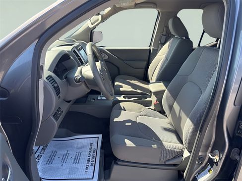 Used 2021 Nissan Frontier SV w/ Midnight Edition Floor Mats image 15