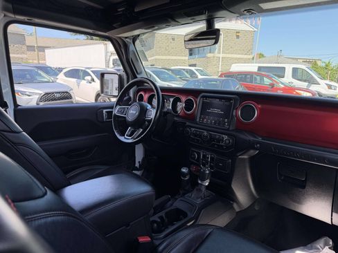 Used 2021 Jeep Wrangler Unlimited Rubicon w/ Uconnect 4C Nav & Sound Group AWD/4WD image 8