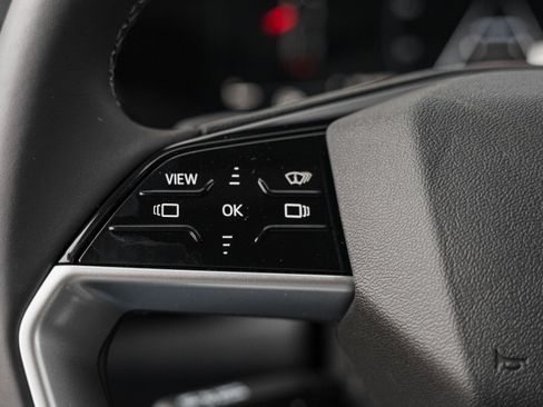 Certified 2025 Audi Q5 Premium Plus image 17