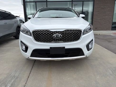 Used 2017 Kia Sorento SX image 8
