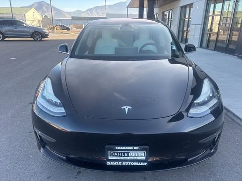 Used 2018 Tesla Model 3 Long Range image 2