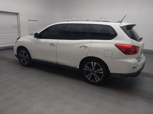 Used 2017 Nissan Pathfinder Platinum FWD image 3
