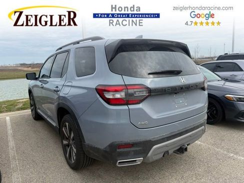 Used 2024 Honda Pilot Touring image 4