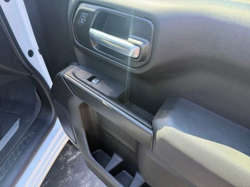 Used 2020 Chevrolet Silverado 1500 Custom w/ Custom Value Package image 21