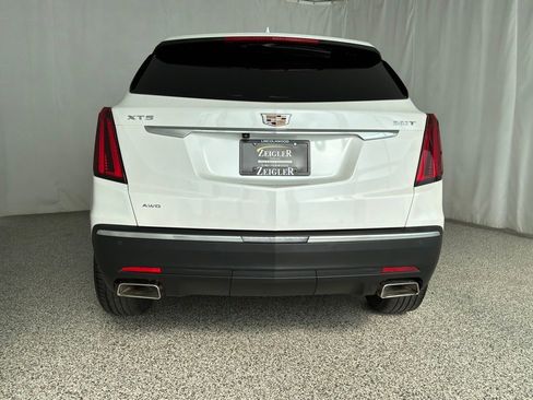 Used 2022 Cadillac XT5 Luxury w/ LPO, Floor Liner Package AWD/4WD image 9