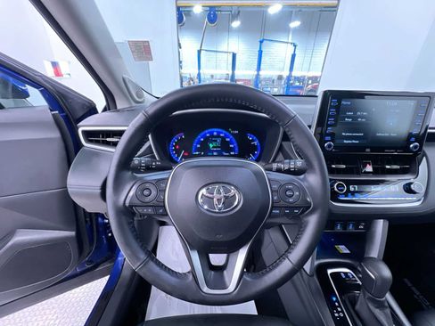 Used 2022 Toyota Corolla Cross XLE w/ Convenience Package AWD/4WD image 15
