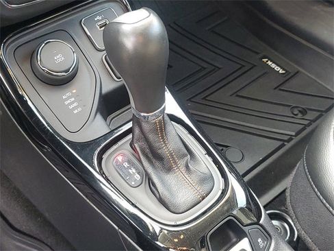 Certified 2019 Jeep Compass Limited image 24