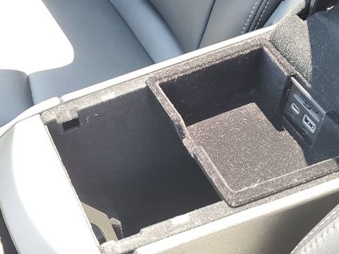 Certified 2025 Cadillac XT5 Premium Luxury w/ LPO, Floor Liner Package AWD/4WD image 18