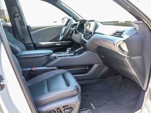 New 2026 Lexus TX 550h AWD Plug-In Hybrid image 21