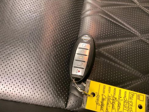 Certified 2021 Nissan Rogue Platinum image 10