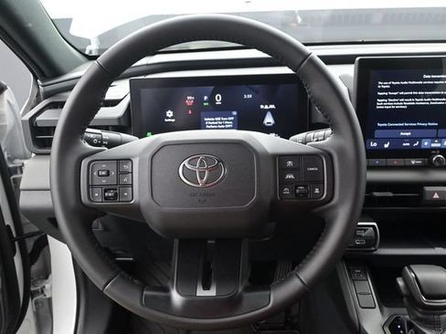 Used 2026 Toyota RAV4 SE AWD/4WD image 5