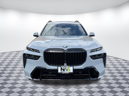 Used 2023 BMW X7 xDrive40i w/ M Sport Package AWD/4WD image 5
