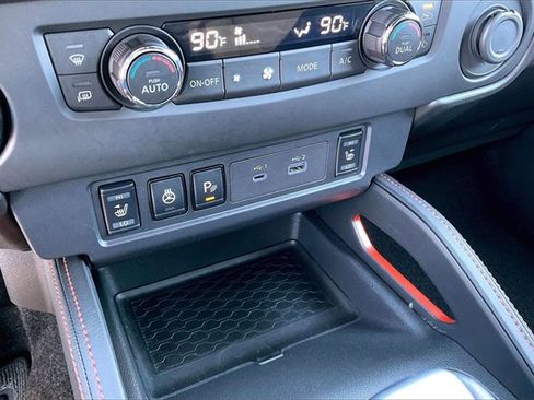 Certified 2025 Nissan Frontier PRO-4X w/ Pro Convenience Package image 30