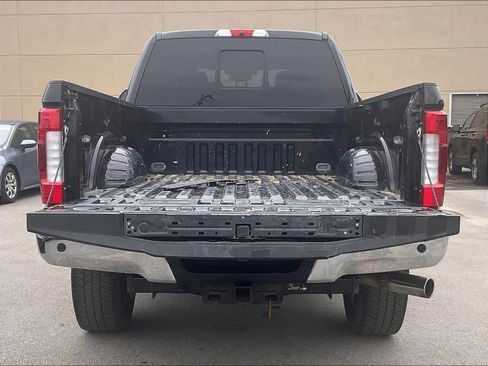 Used 2019 Ford F250 Lariat w/ Lariat Ultimate Package image 31