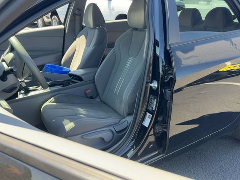 Used 2024 Hyundai Elantra SEL FWD image 11