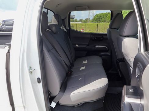 Used 2023 Toyota Tacoma SR5 AWD/4WD image 11