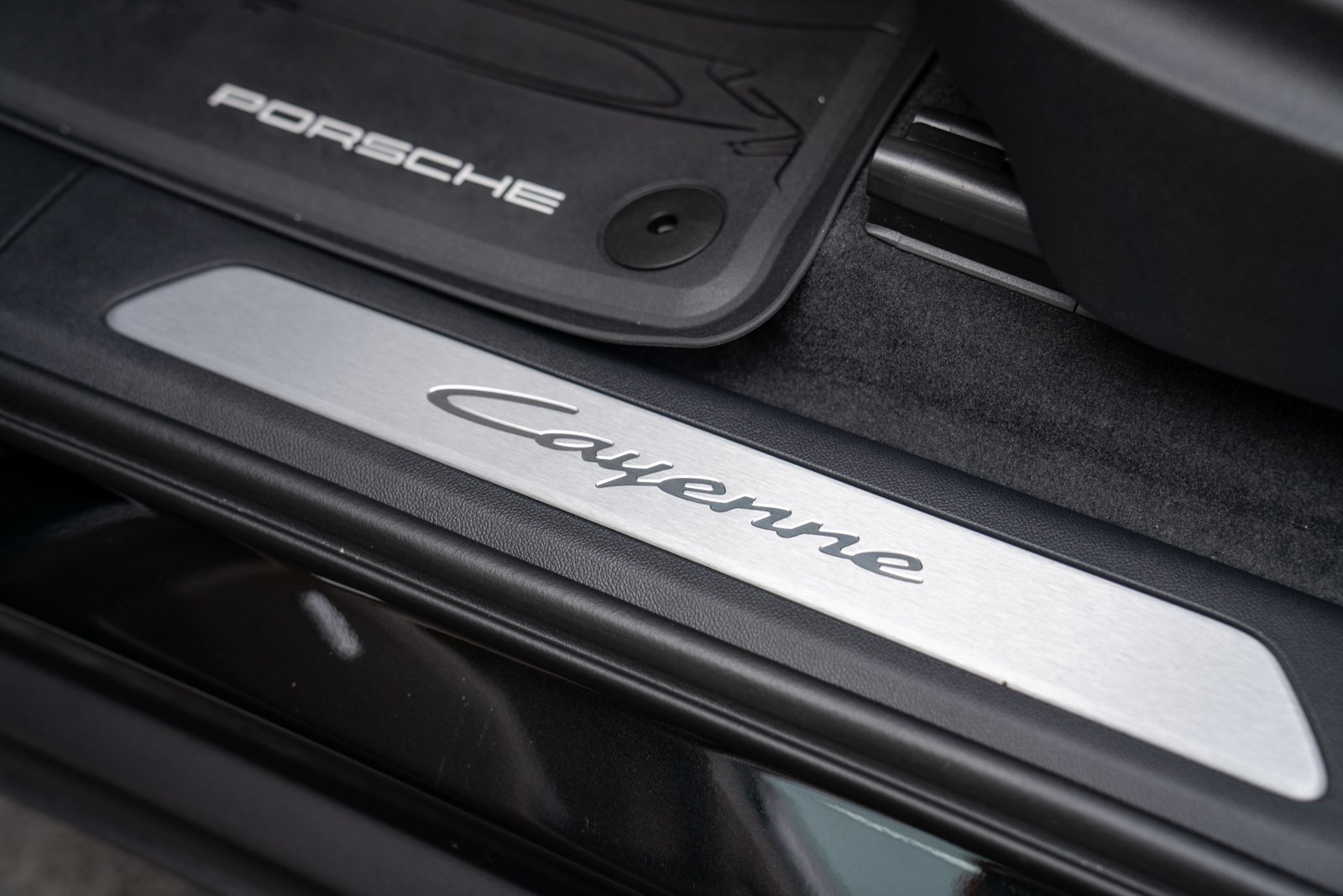 Certified 2026 Porsche Cayenne AWD/4WD image 12