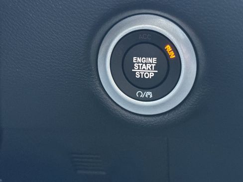 New 2027 Chrysler Pacifica Select FWD image 20