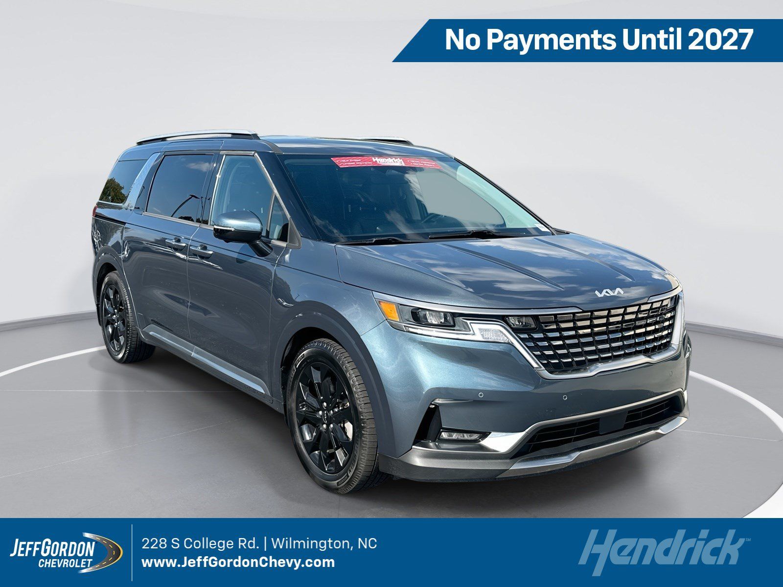 Used 2024 Kia Carnival SX FWD image 1