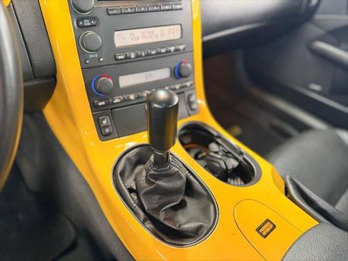 Used 2005 Chevrolet Corvette Coupe w/ Preferred Equipment Group RWD image 28